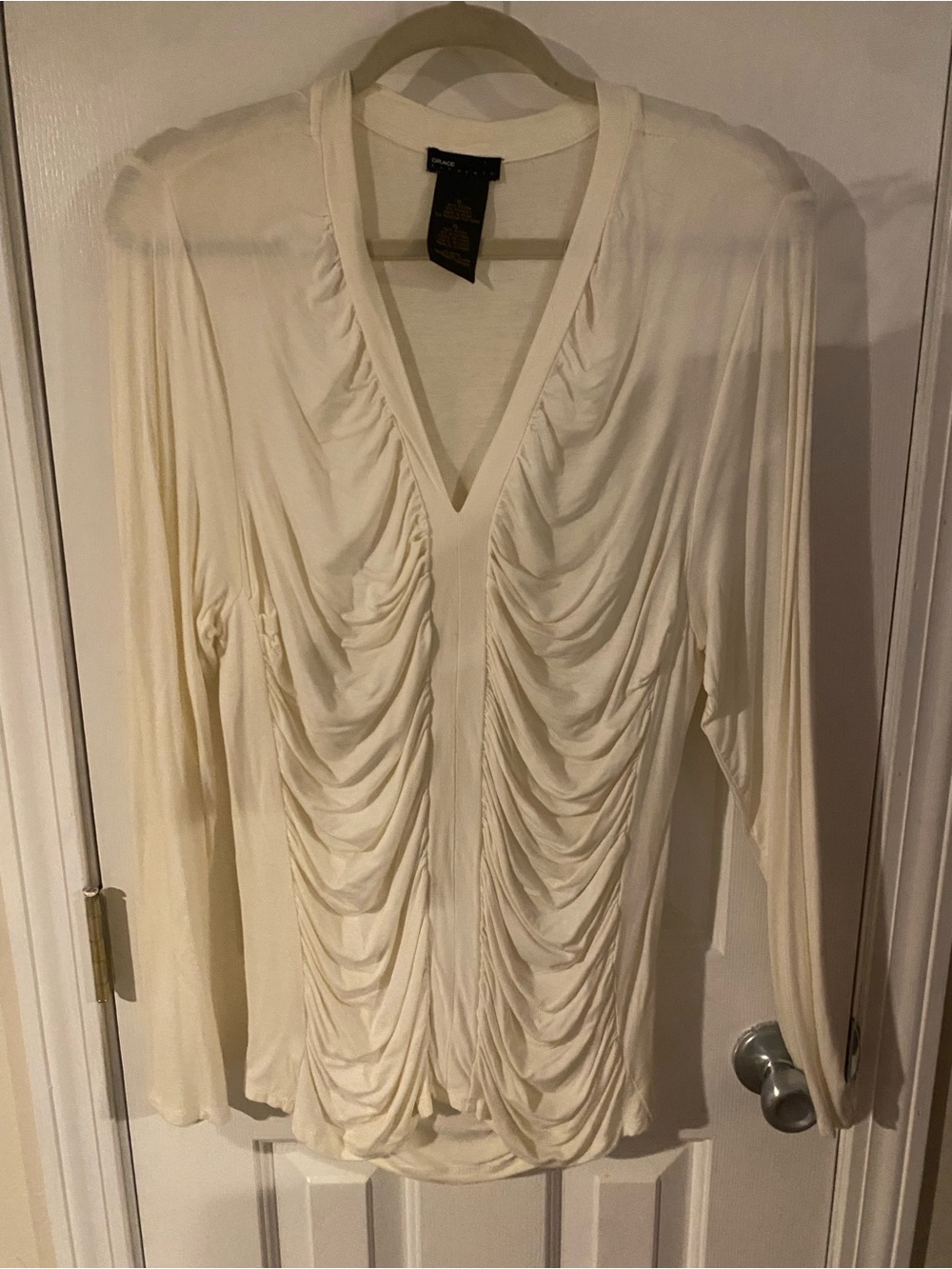 Grace Elements Cream V-Neck Long-Sleeve Gathered Front Top